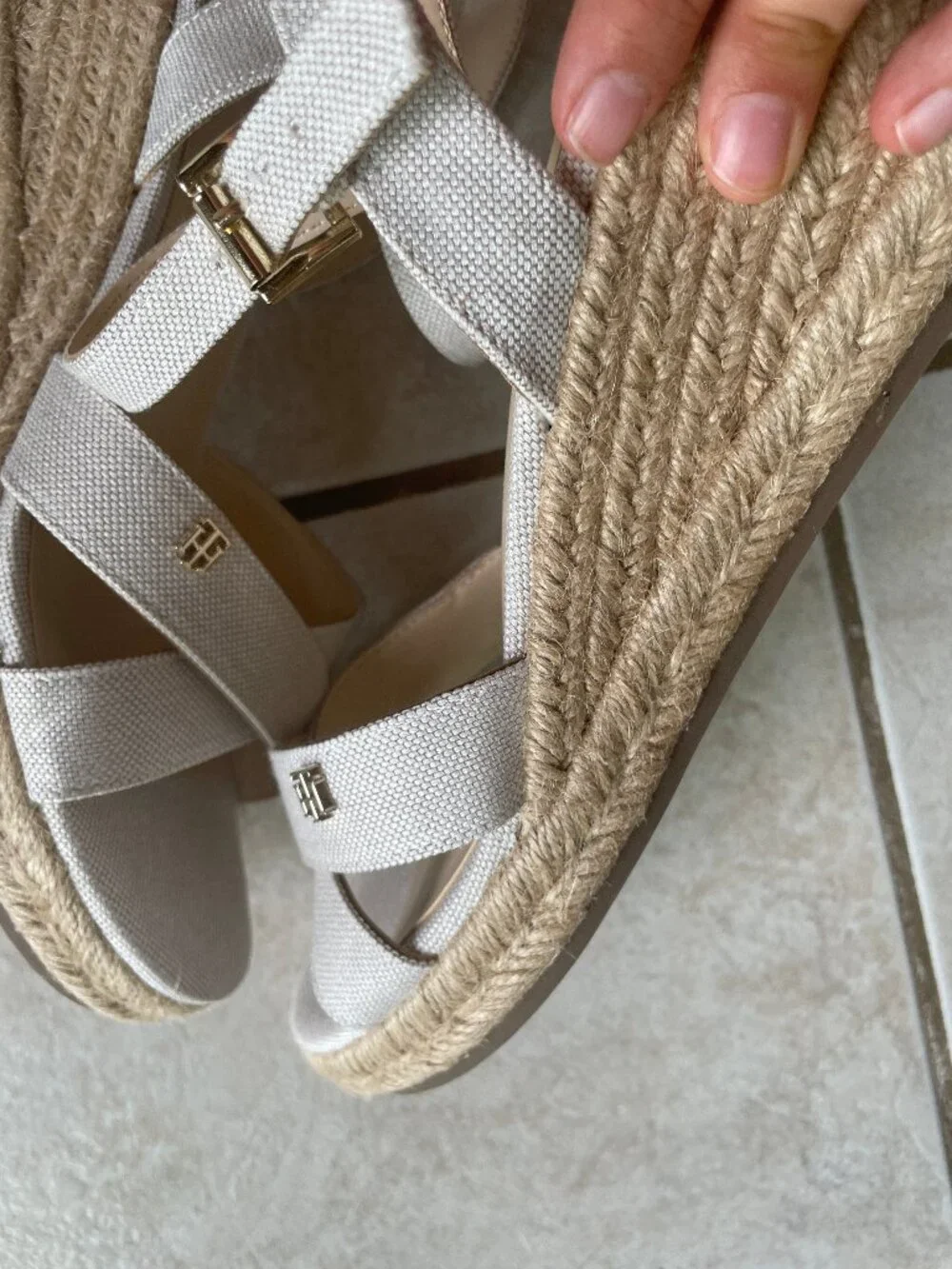 Tommy Hilfiger womens beige espadrille platform heels open toe strappy wedge 9